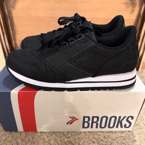 Brooks Women’s Black Mesh Athletic Sneakers with White Midsole